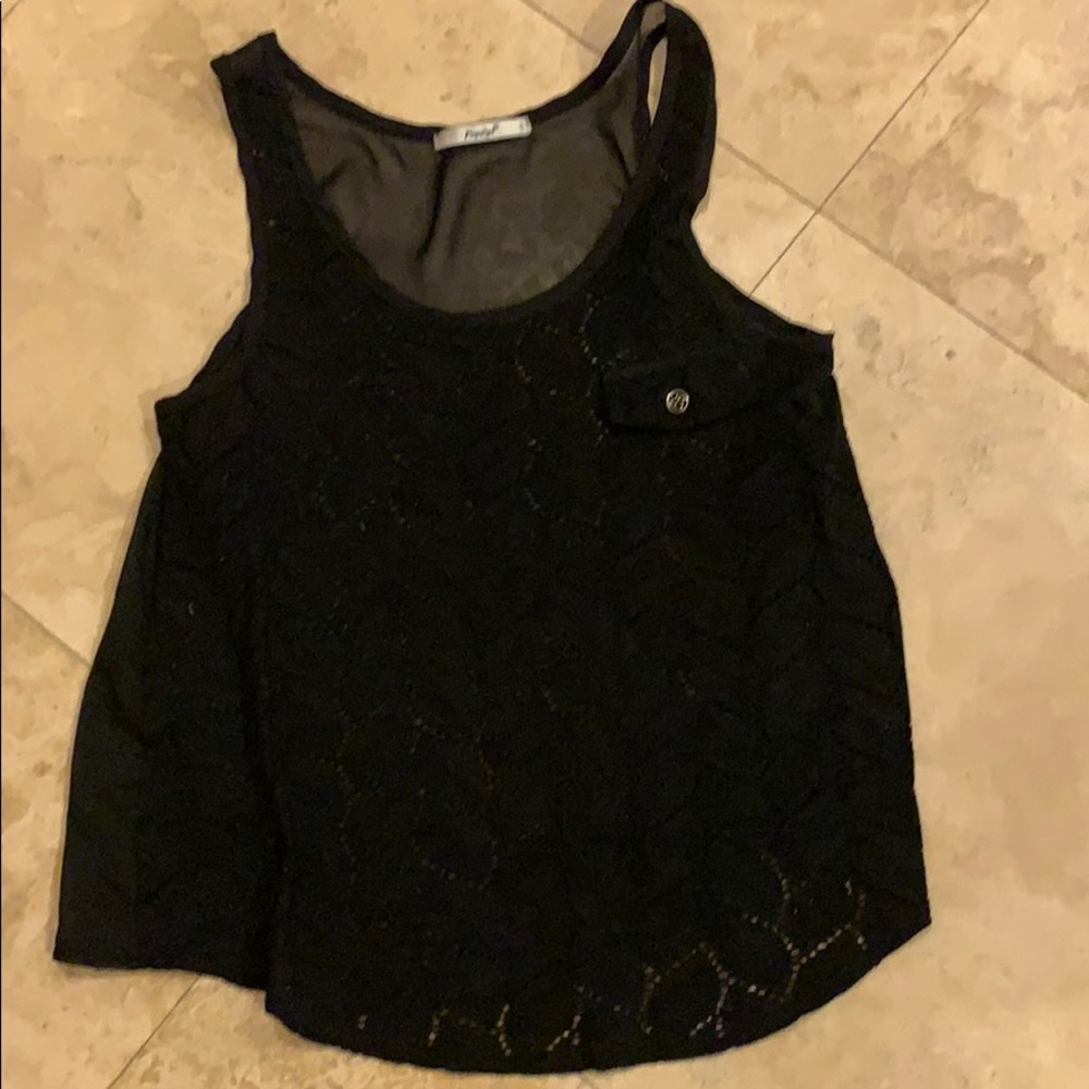 Sold‼️Black tank with leaf print
